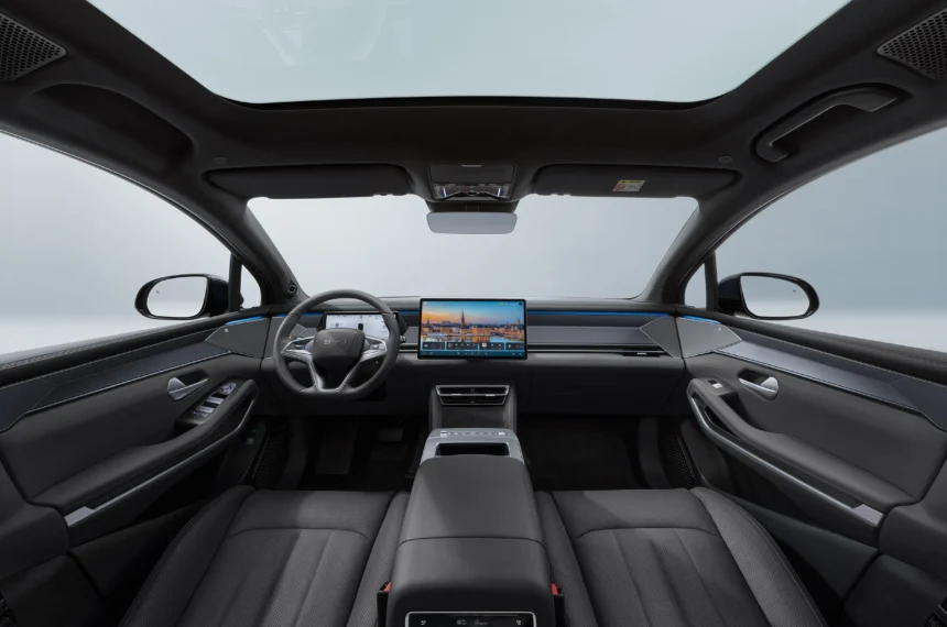 BYD Atto 8