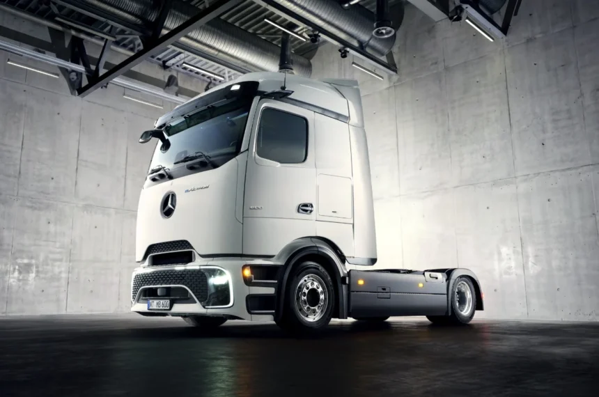 Mercedes-Benz eActros Lowliner