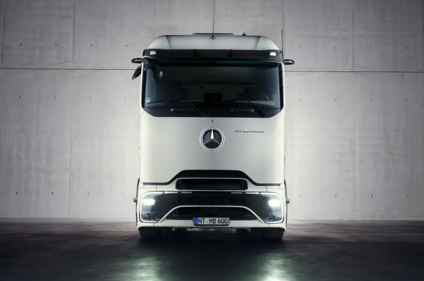 Mercedes-Benz eActros Lowliner