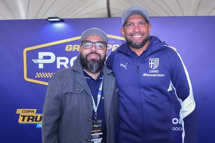Rodrigo Freitas, colunista do ABCdoABC e ex-jogador Amoroso, durante o GP Prometeon em Interlagos -Empresas - Experiências