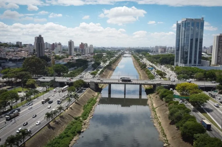Investimento em saneamento reduz poluição de rios da Grande SP em até 55% - São Paulo atinge 93% de coleta de esgoto e lidera saneamento - Rio tietê