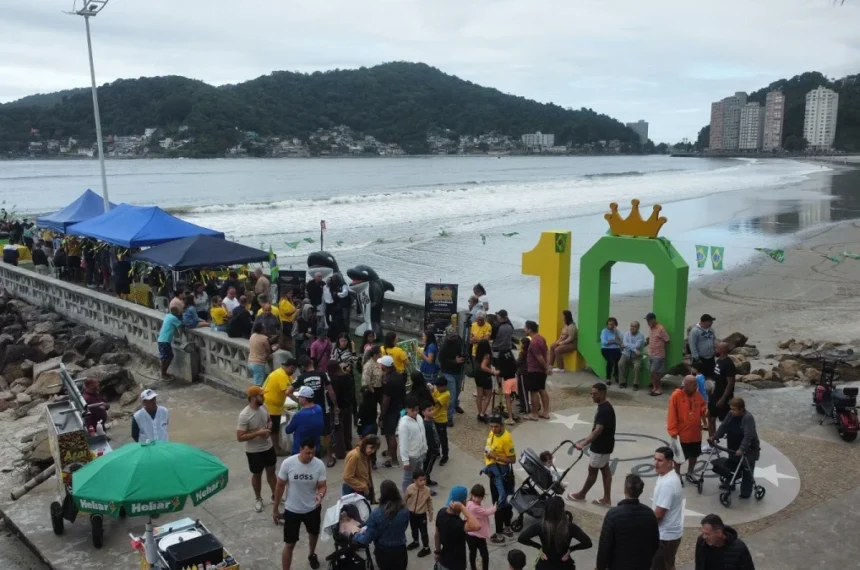 Além da celebração de Corpus Christi, São Vicente prepara espaço para troca de figurinhas da Copa do Mundo no Píer Pelé - (Divulgação)