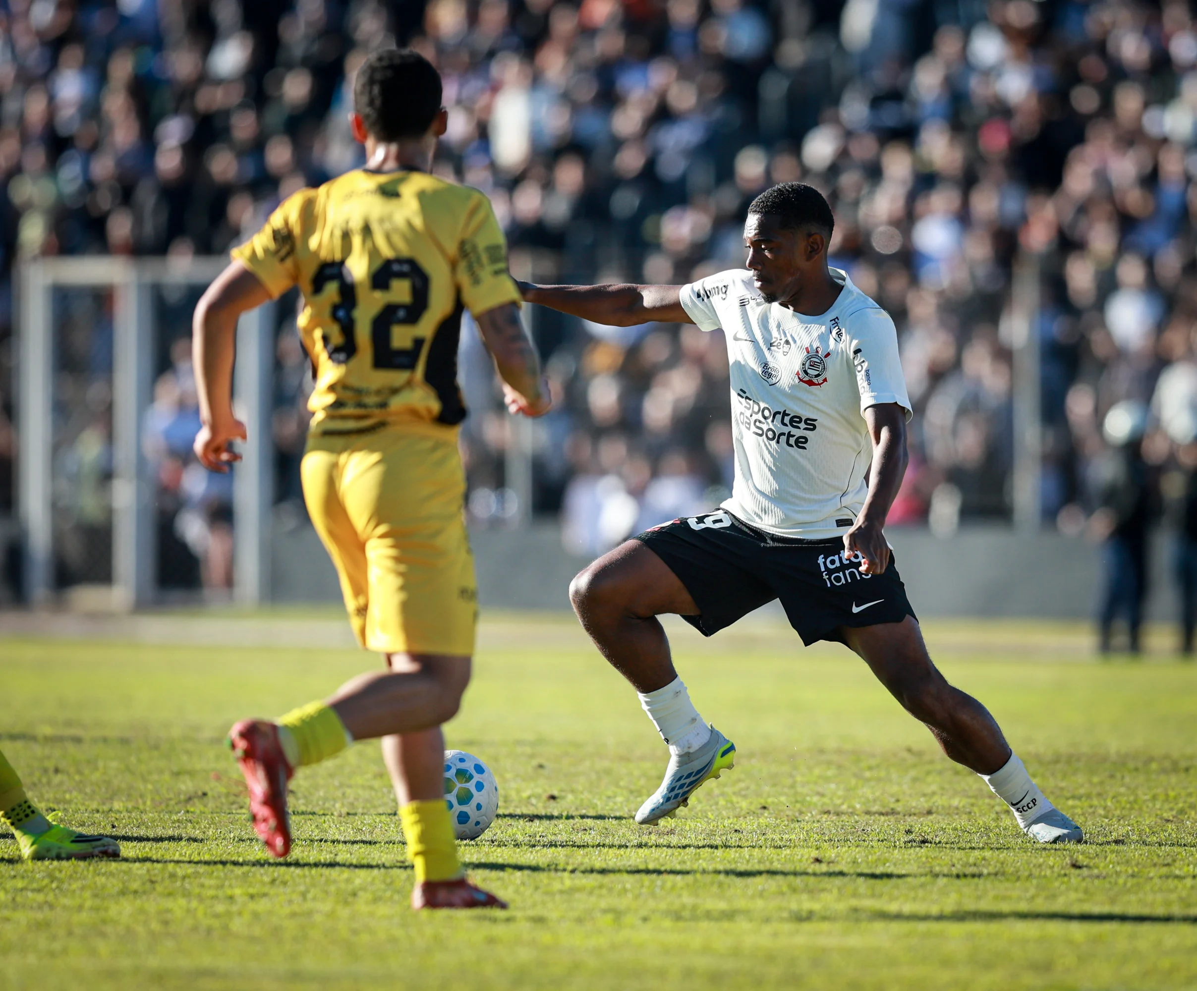 Corinthians define preço para vender André