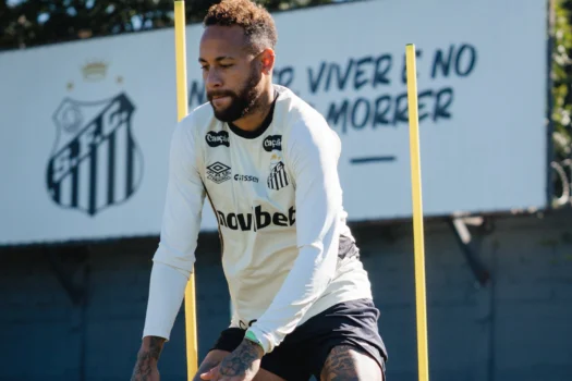 Neymar jogou apenas 18% dos clássicos do Santos desde a sua volta