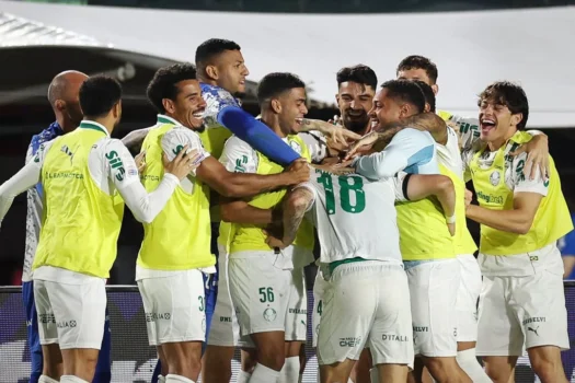 Palmeiras busca completar 2ª meta esportiva do ano em meio a déficit e necessidade por vendas