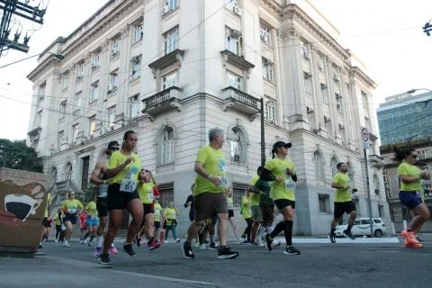 Corrida de 5 km movimenta o Centro Histórico de Santos
