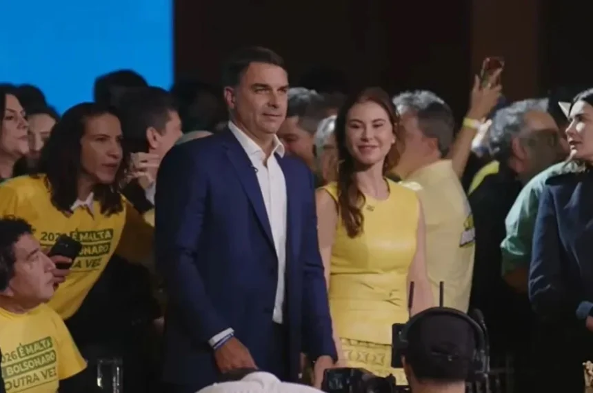 Convenção do PL exibe IA com mensagem de Jair Bolsonaro