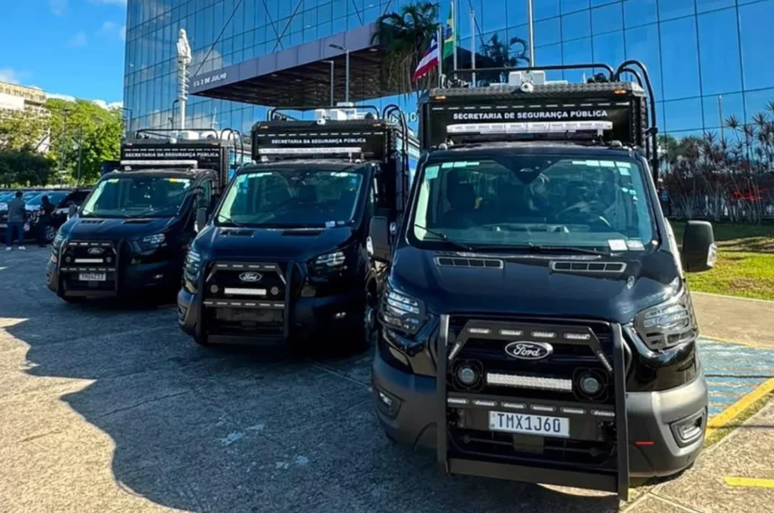 Ford Transit Chassi transformada em Plataforma de Observação Elevada