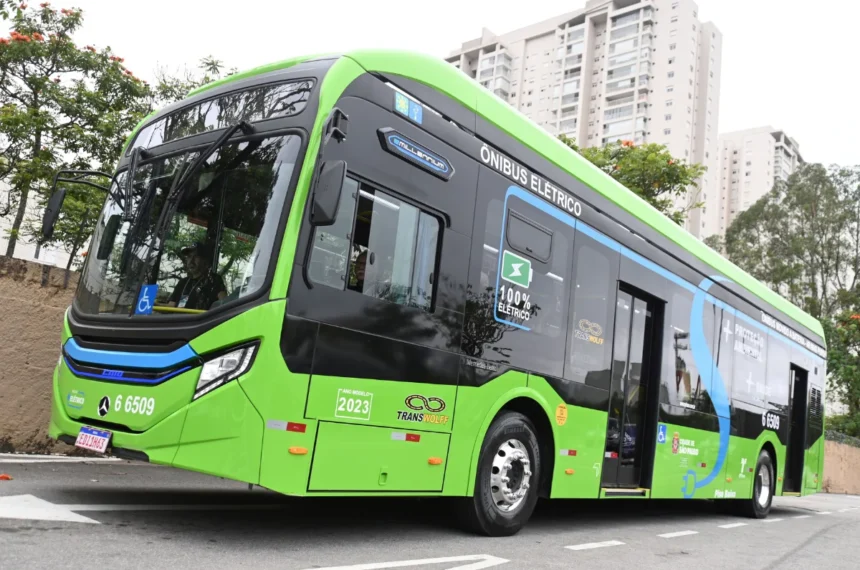 Mercedes-Benz eO500U