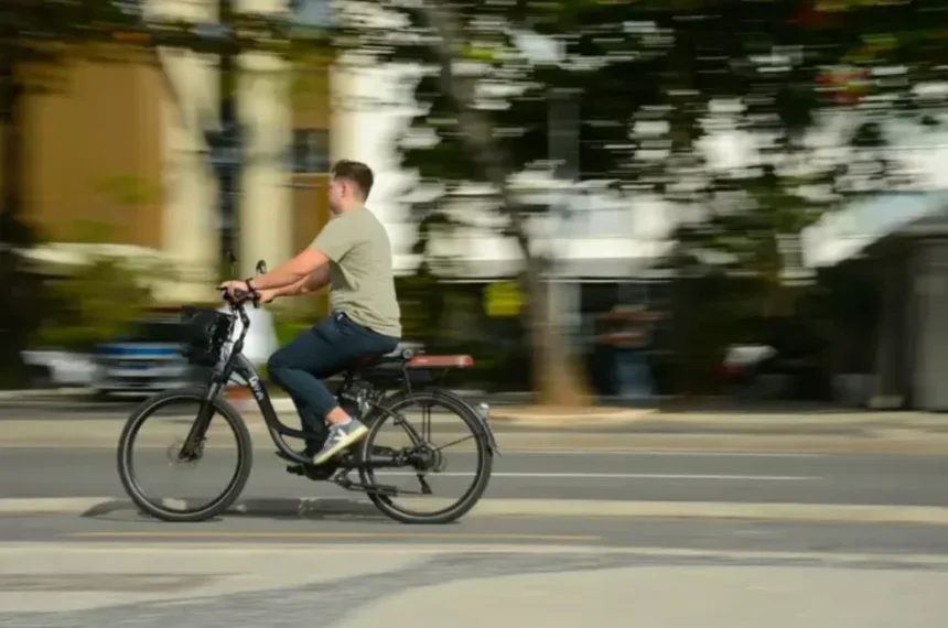Micromobilidade Elétrica - Bicicleta Elétrica - Trânsito