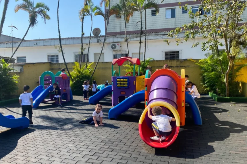 Volta às aulas na rede de São Vicente