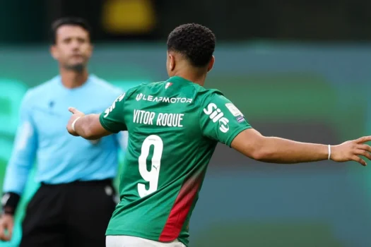 Palmeiras acorda no 2º tempo e goleia o Vasco