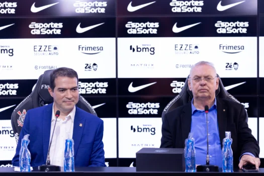 Presidente do Corinthians rebate críticas e diz que está fazendo o &#8220;melhor para o clube&#8221;
