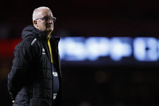 Dorival lamenta erros repetidos: &#8220;Tirado pontos importantes&#8221;
