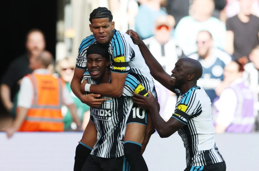Newcastle x Liverpool - Elanga