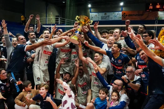 Vôlei Itaquá vence São Caetano e é campeão da Superliga C