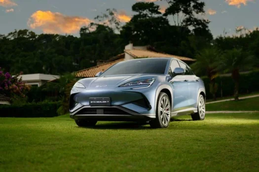 Veículos elétricos consolidam avanço nas estradas do país