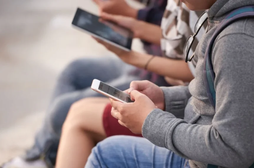 Teve o celular roubado? Veja como bloquear e rastrear