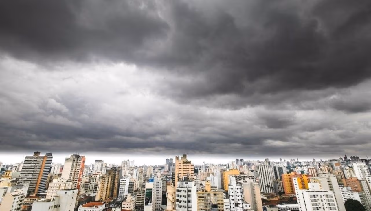 Defesa Civil de SP mantém alerta para ventos fortes