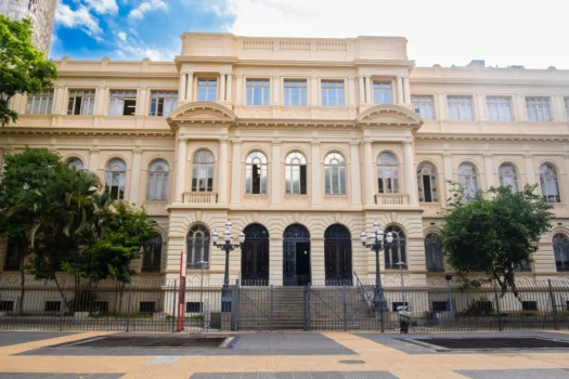 SP autoriza concurso para 5 mil professores da rede estadual
