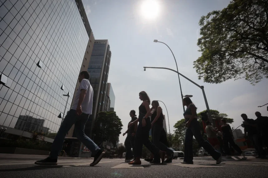 Defesa Civil alerta para onda de calor e incêndios em SP