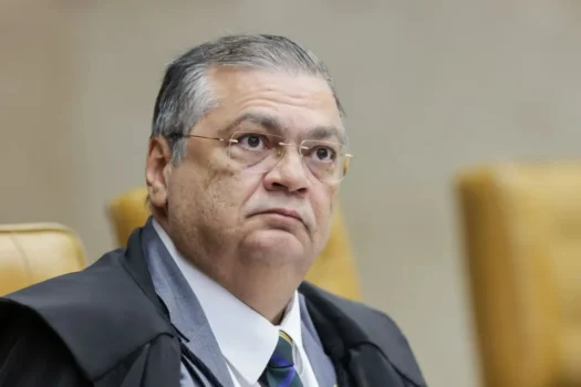 Flávio Dino anula indicação de emendas por partidos