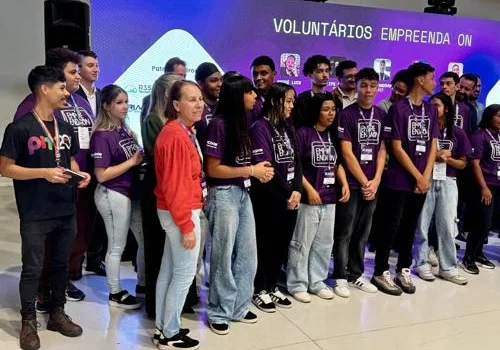 Jovens da Fundhas iniciam curso de TI no PIT em SJC