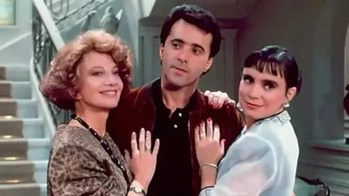 Foi em "Rainha da Sucata" que Glória Menezes imortalizou a vilã Laurinha Figueroa - (Divulgação/TV Globo)