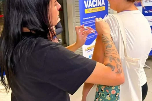 Vacinação contra o sarampo chega às estações da Linha 7