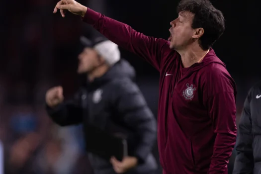 Diniz vê evolução e se diz otimista no Brasileirão