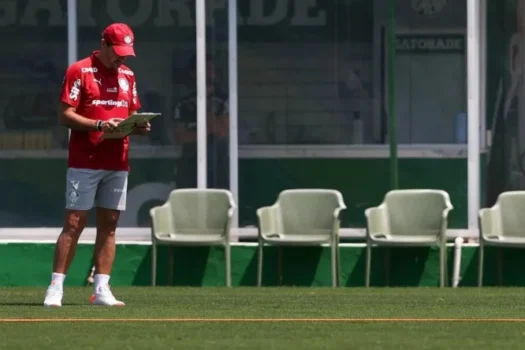 Abel Ferreira é suspenso pela CONMEBOL; veja a pena