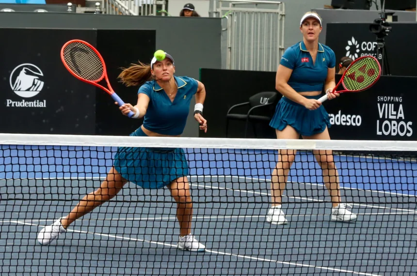 Luisa Stefani vence na estreia das duplas no SP Open