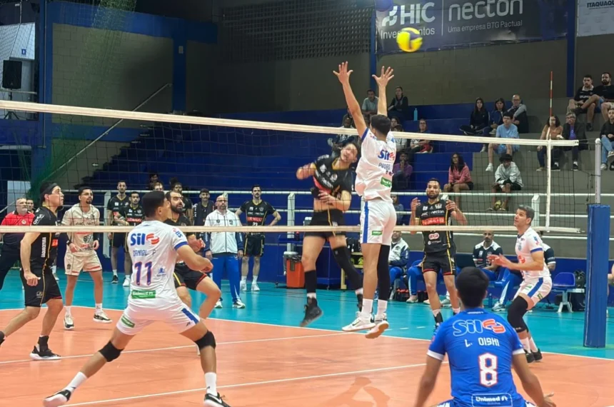 Vôlei Mania Itaquá enfrenta Vôlei Renata por vaga nas semifinais