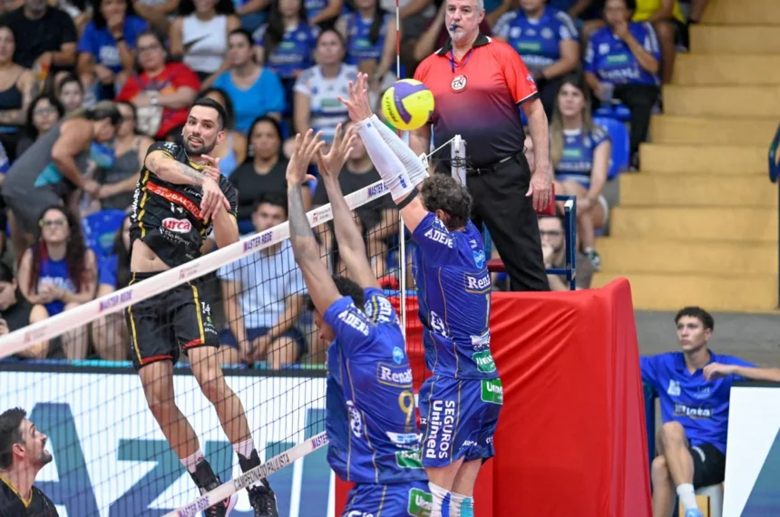 Vôlei Mania Itaqua perde para o Renata e decide vaga em casa
