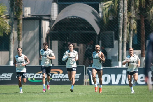 Santos intensifica preparação e ganha 4 reforços para encarar o Inter em meio a desfalques