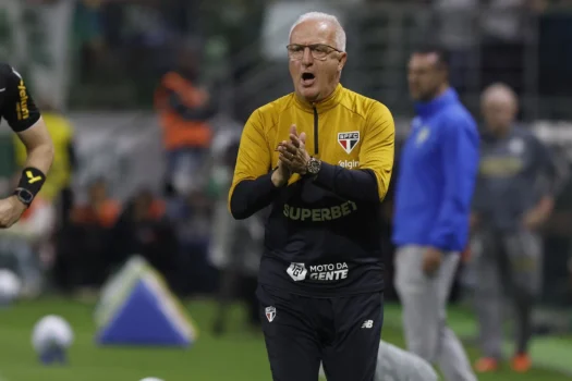 Dorival assume culpa e explica estratégias na derrota por 2 a 0 para o Palmeiras