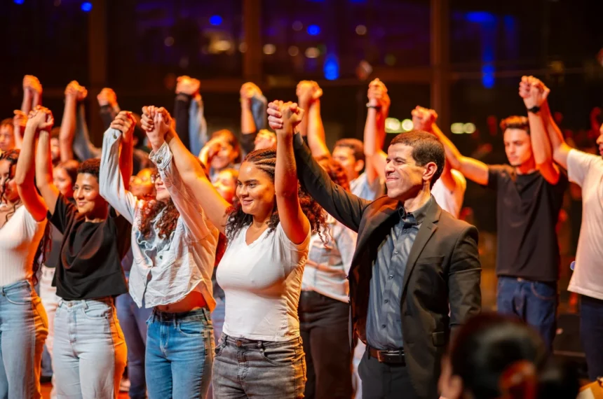 Coral Jovem Heliópolis canta no Teatro Baccarelli