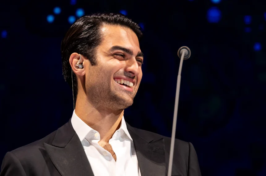 Matteo Bocelli no Brasil embala turnê após desfile em Milão
