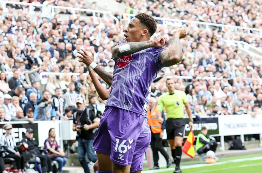 Newcastle x Bournemouth - Tavernier