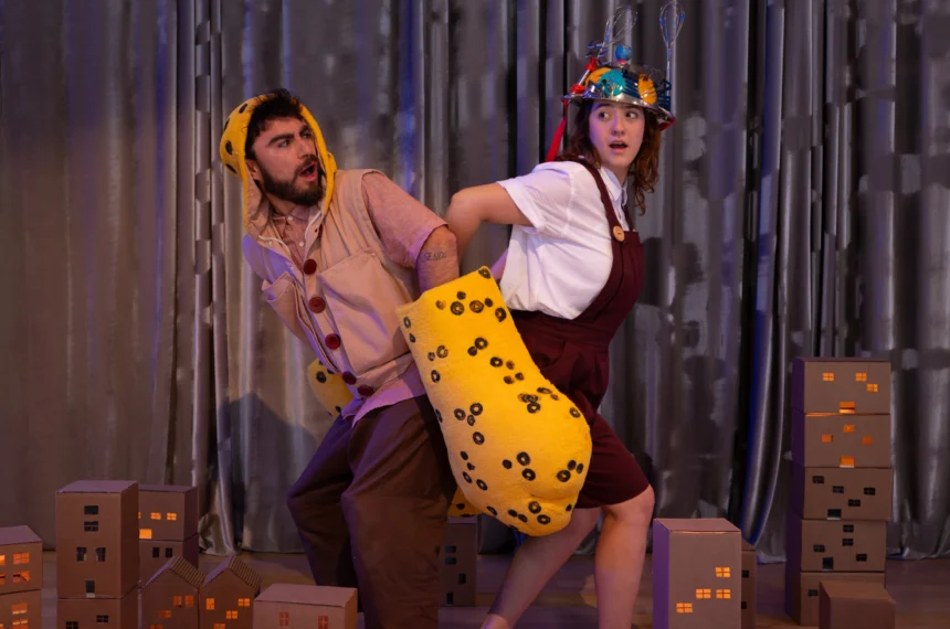 Do outro lado do rio une teatro e poesia infantil