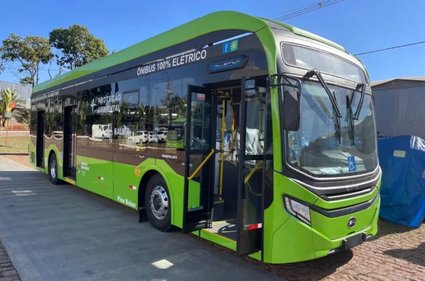 BYD D9W