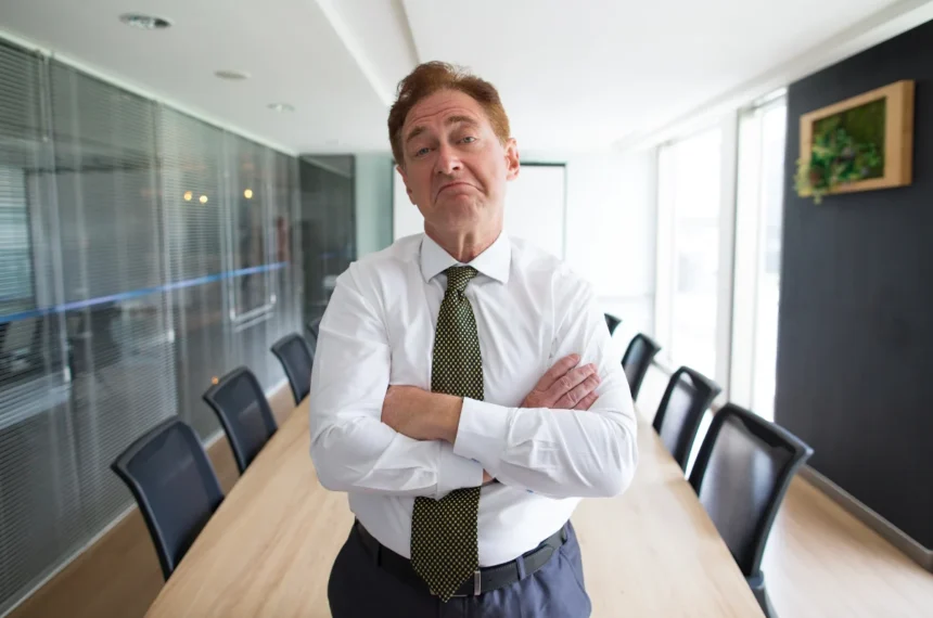 Arrogância - Empresas - Feedback - Liderança - Trabalho - Gestão de Pessoas