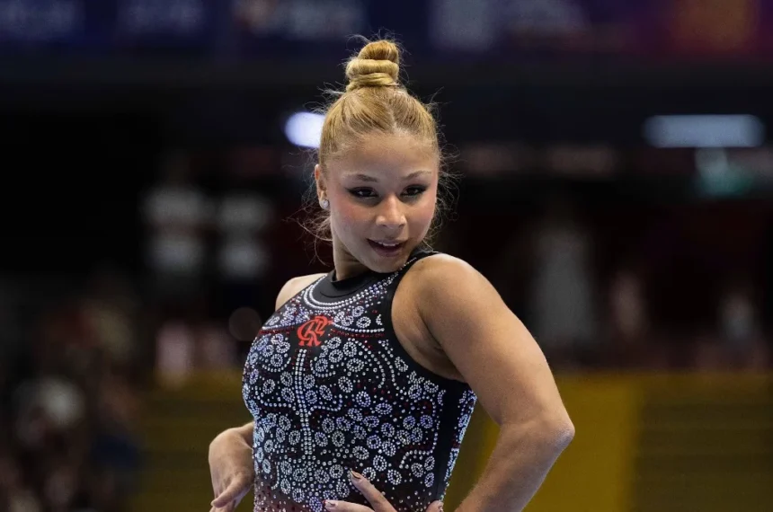 Flávia Saraiva é ouro nas barras assimétricas na Copa do Mundo