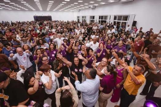 Ivan Silva e Renata Abreu reúnem 2 mil em São Bernardo
