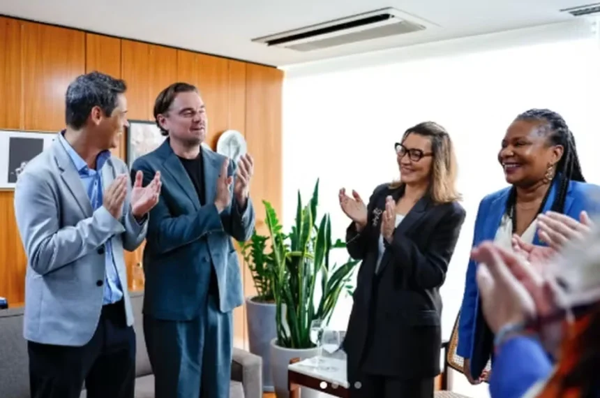 A primeira-dama Janja, o ator Leonardo DiCaprio e a ministra Margareth Menezes (Cultura) durante reunião no Palácio do Planalto - (Reprodução/Instagram)