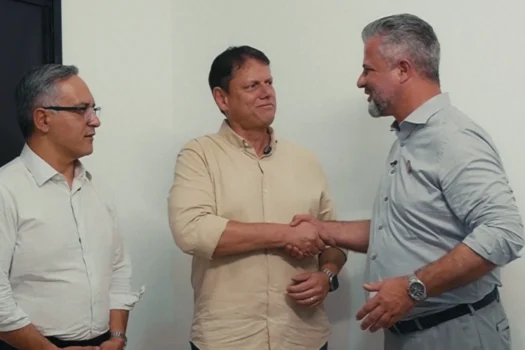 Tarcísio oficializa apoio a Julinho Fuzari no Grande ABC