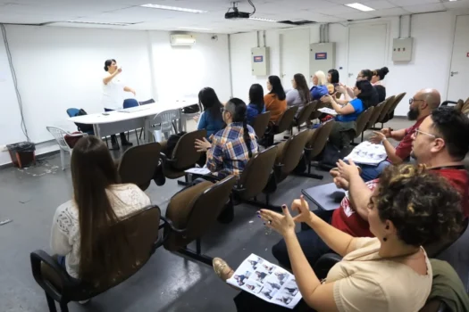 Prefeitura de Mauá capacita servidores em Libras