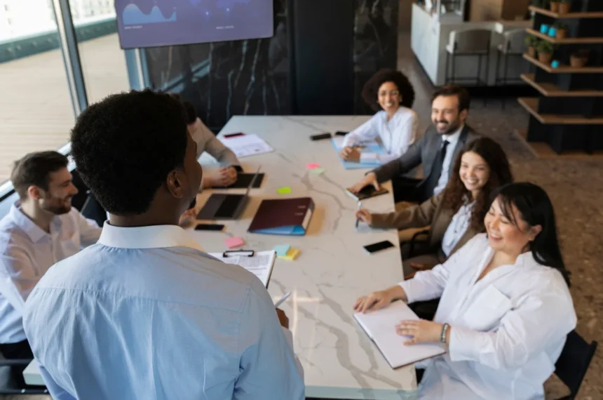 Reunião - Empresas - Apresentação - Convicção - Inteligência Artificial - Consenso