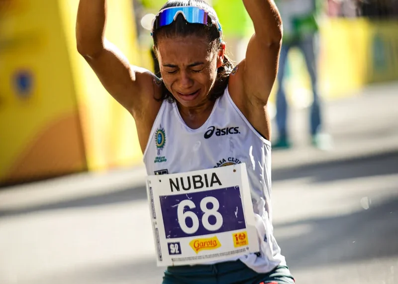 Dez Milhas Garoto traz Núbia Oliveira rumo ao bicampeonato