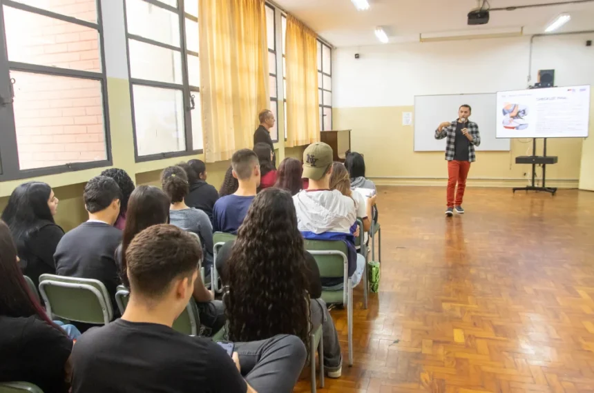 Escolas de tempo integral terão mais aulas em SP